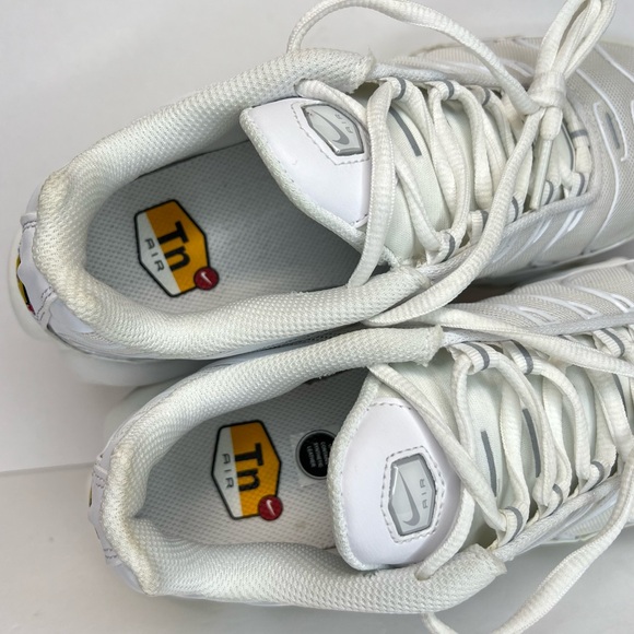 Nike Air Max Plus Womens Triple White 2021 DM2362-100 Sz 7.5M No Box Excellent - Picture 6 of 14
